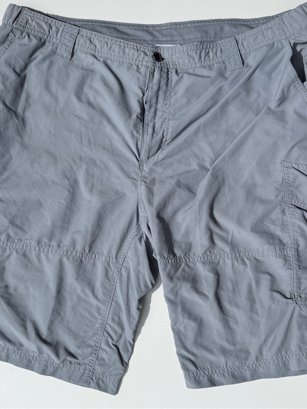 Columbia Men's Light Gray Cargo Shorts